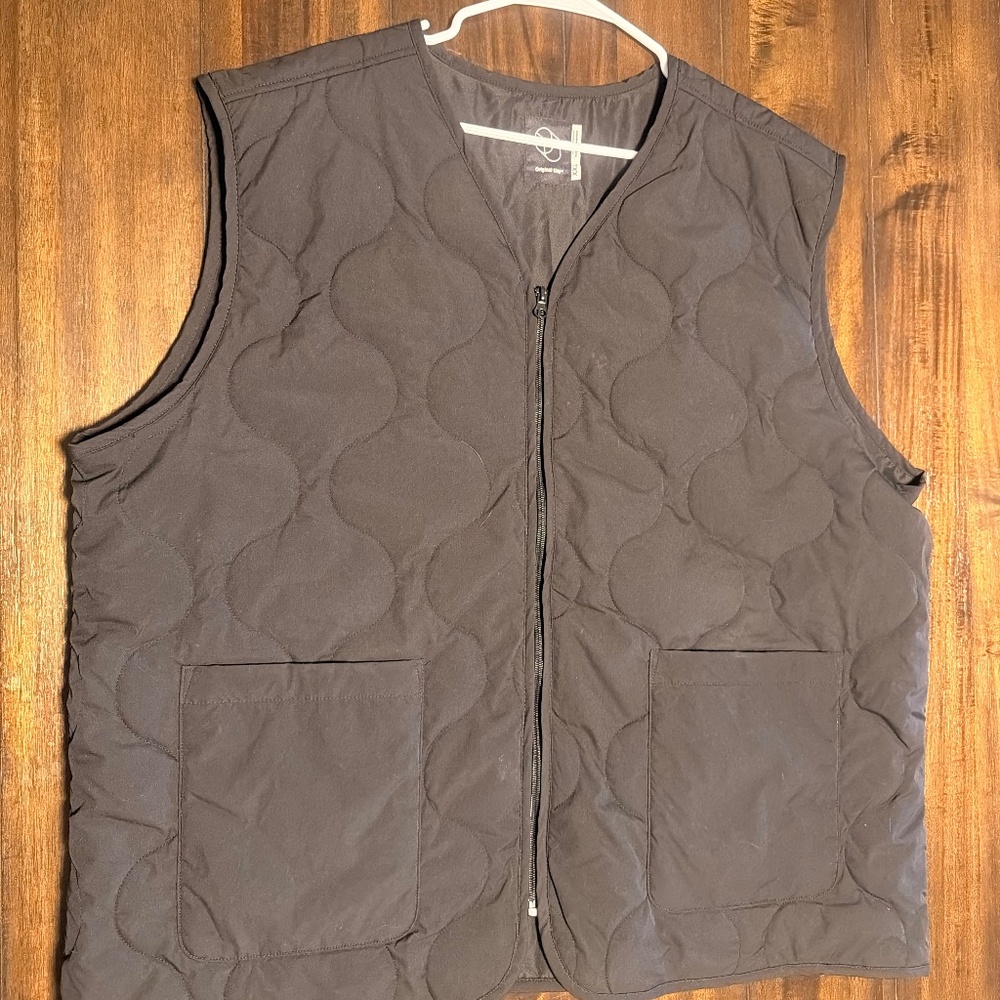 mens black lightweight vest with stitching detail Size XXL